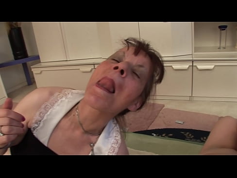 ❤️ Bi amona eta aitona batek hirukotea dute Azal pornoa pornoan eu.pornpicslove.ru ❌️